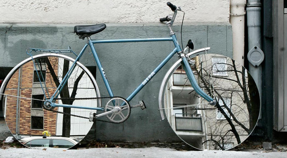 MIRRORED WHEEL BICYCLE