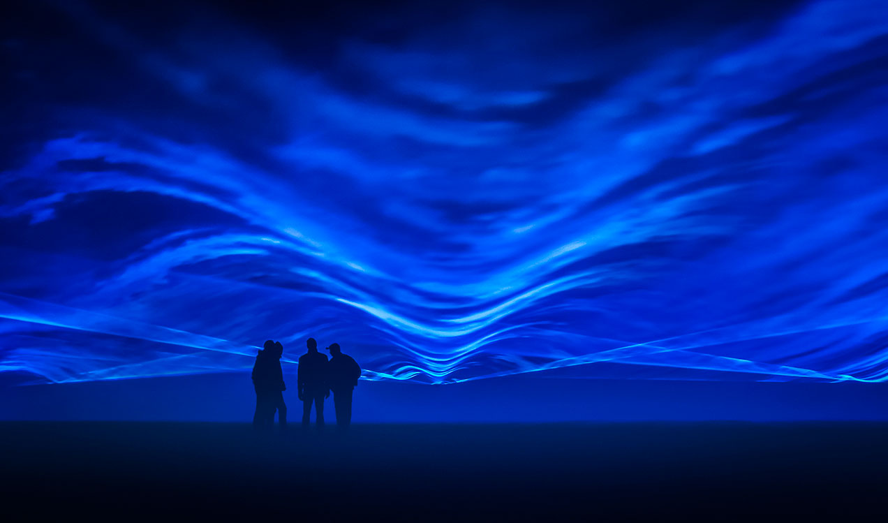 EXPOSED-frontlights-Waterlicht-by-Daan-Roosegaarde.-Courtesy-of-Artichoke-and-the-artists.--(2)