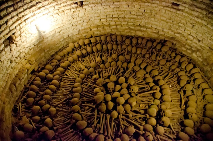 Lima_catacombs_skulls (1)